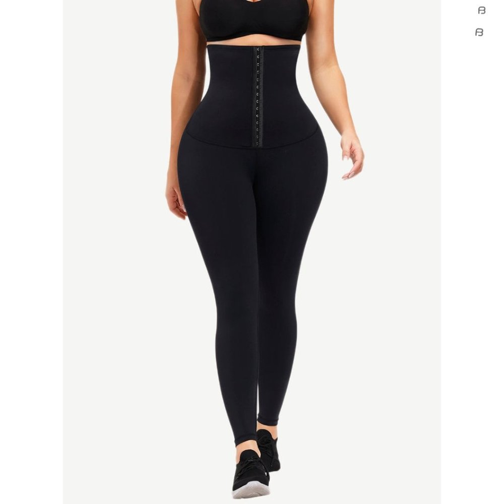 Black Ultra-High Waist Training Leggings